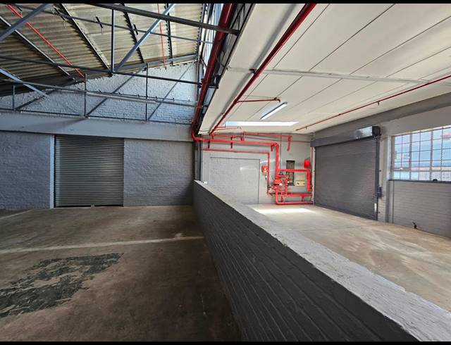 750M² WAREHOUSE TO LET IN BENROSE